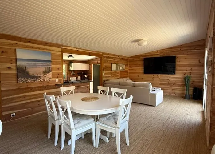 Dom wakacyjny La Maison De La Foret Et Son Jaccuzy Biscarrosse